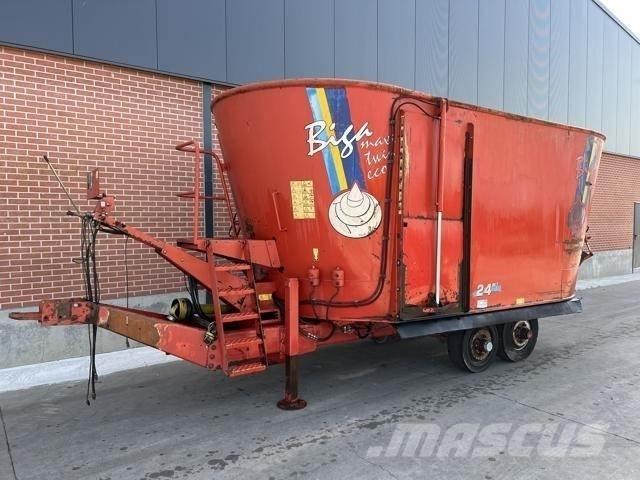 Peecon 24m³ Fullfodervagnar