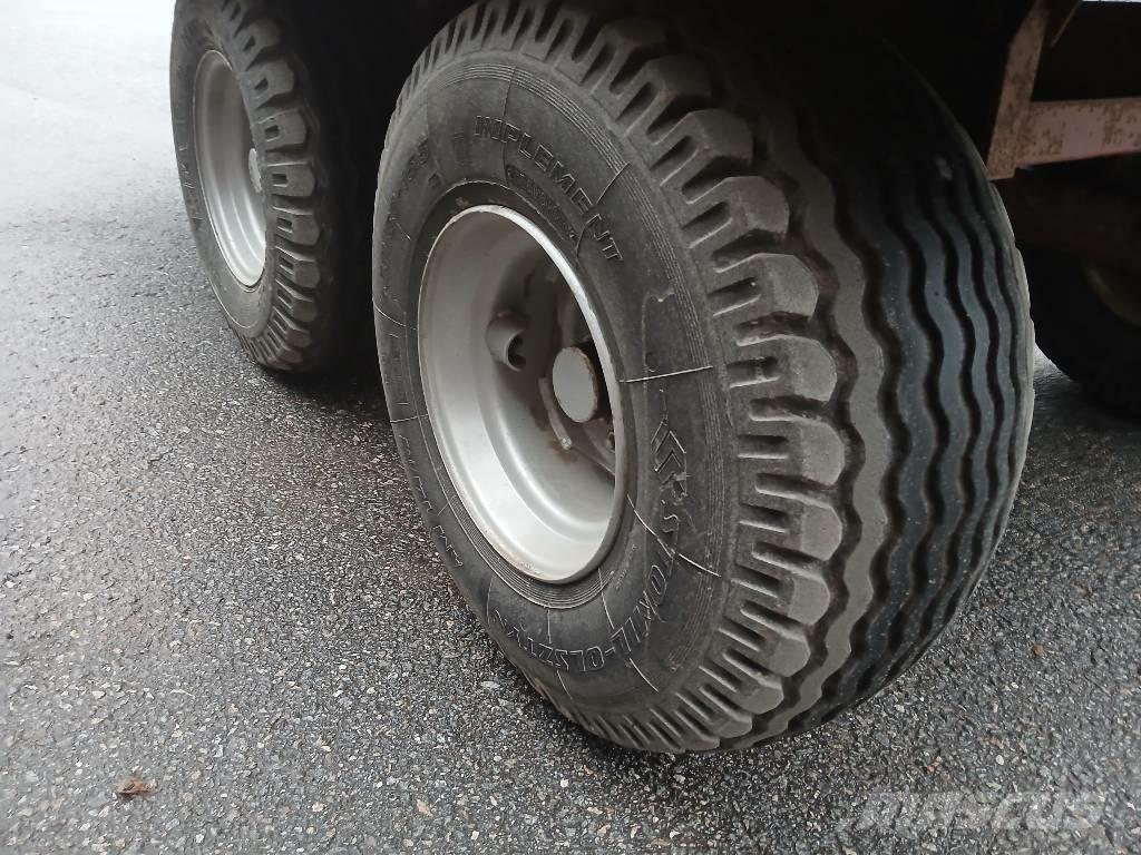 Kipa Perävaunu Kombivagnar