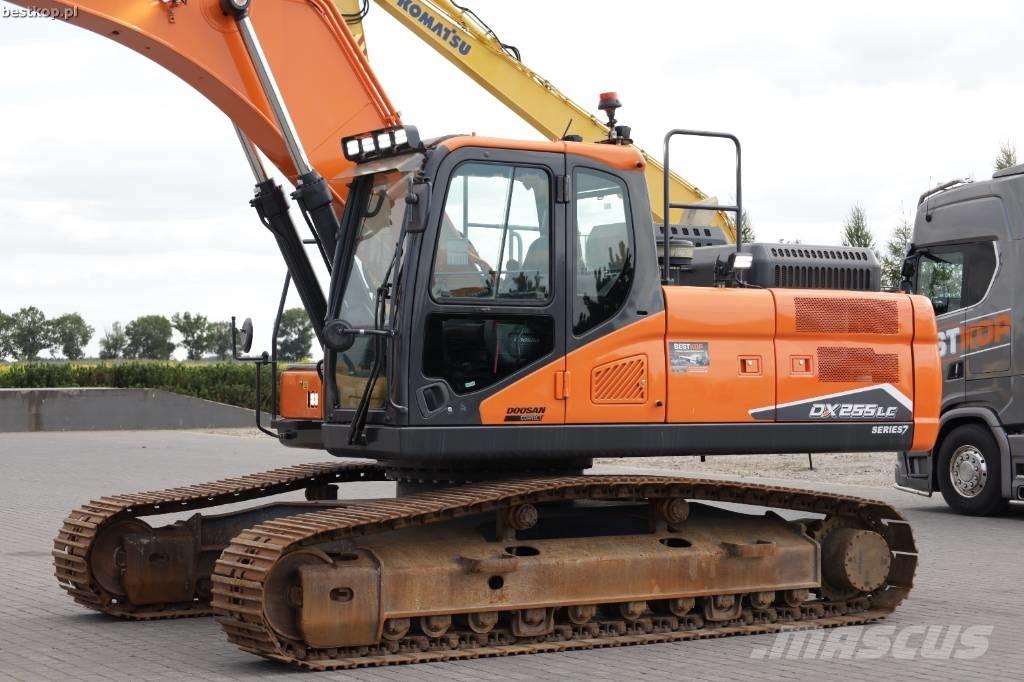 Doosan DX255LC-7 Bandgrävare