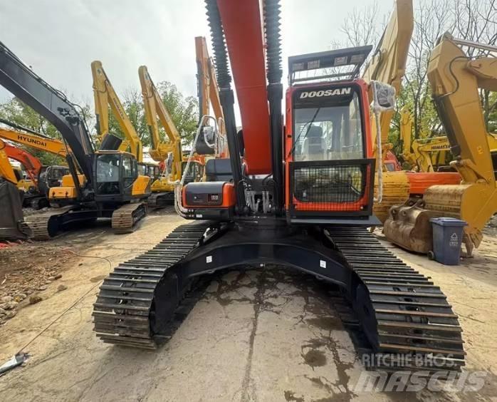 Doosan DX300LC-9C Bandgrävare