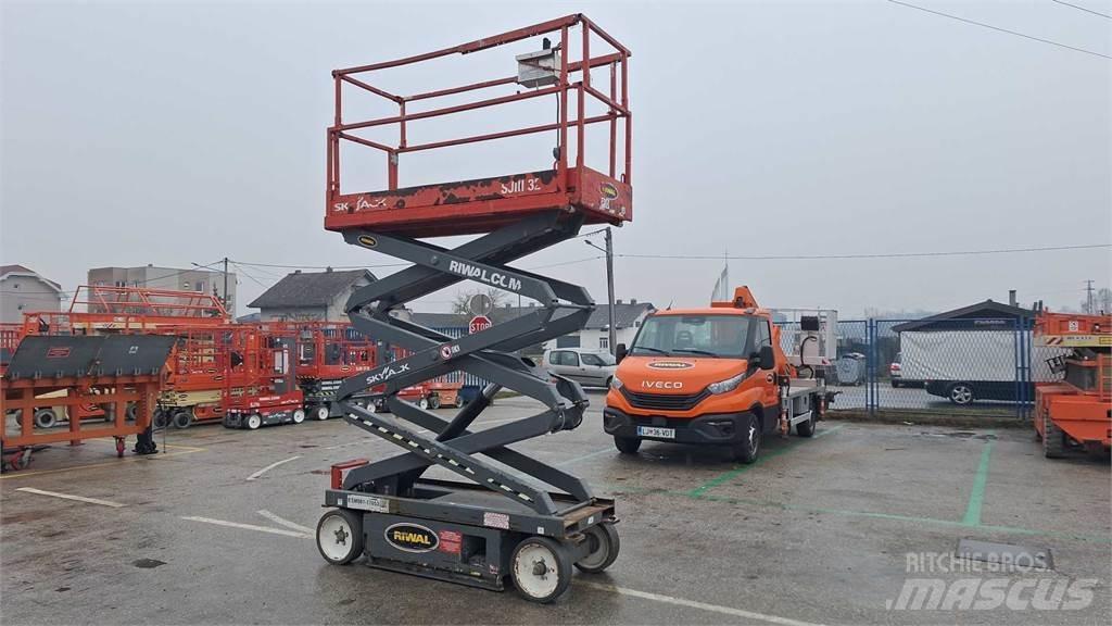 SkyJack SJIII3220 Saxliftar
