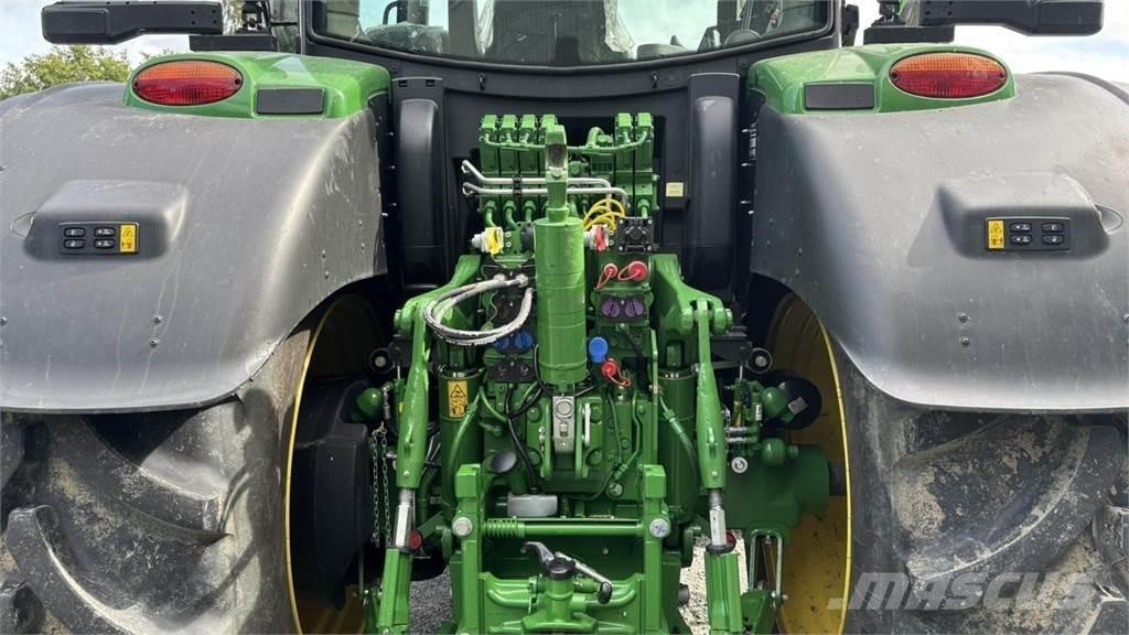 John Deere 6R215 Traktorer