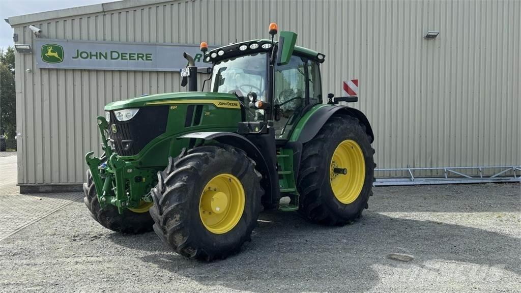 John Deere 6R215 Traktorer