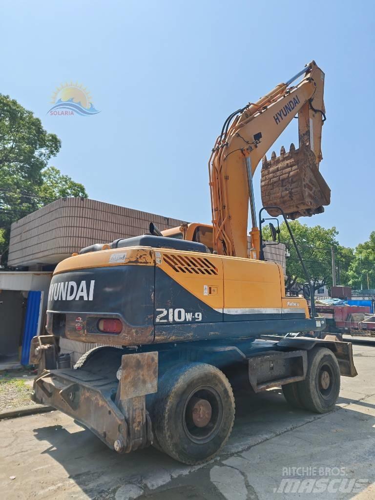 Hyundai R210W-9 Hjulgrävare