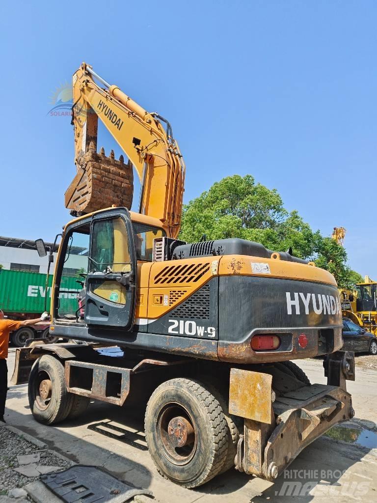 Hyundai R210W-9 Hjulgrävare