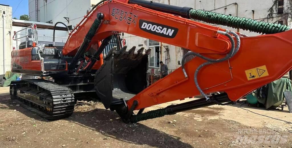 Doosan DX340 Bandgrävare