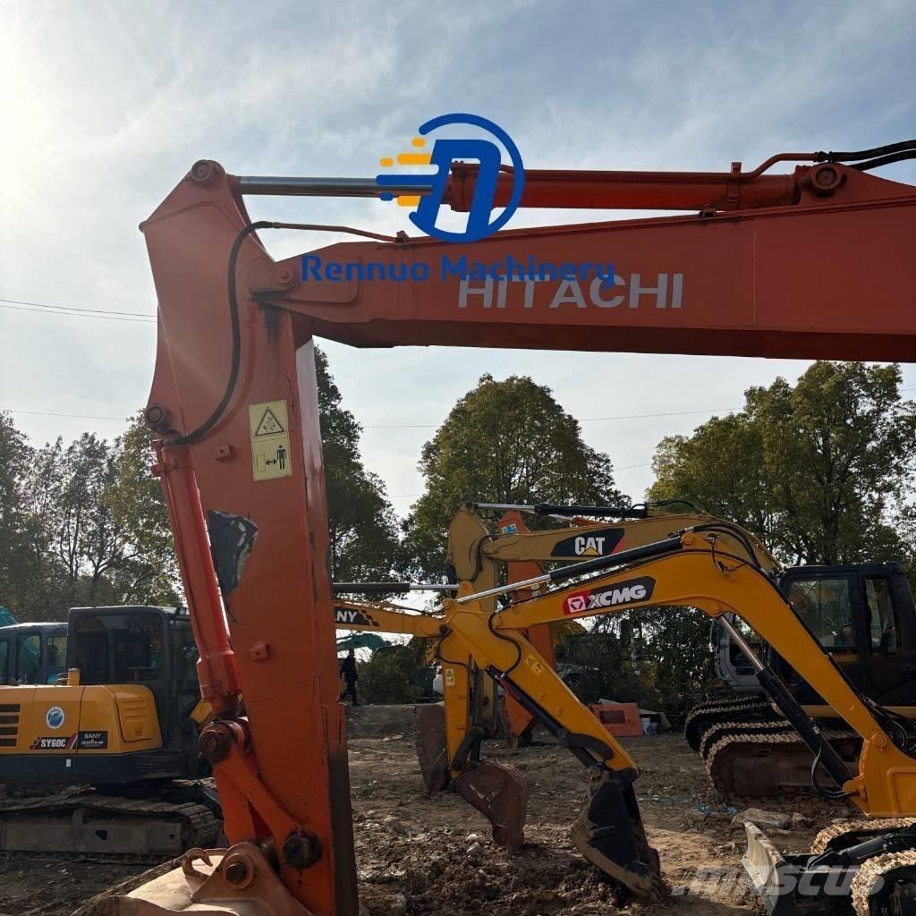Hitachi ZX 135 US Bandgrävare