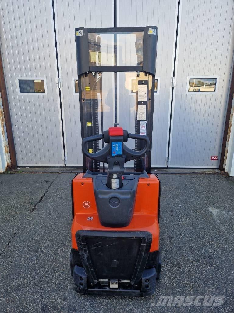 BT SWE 120 L.  57 tim Staplare-led