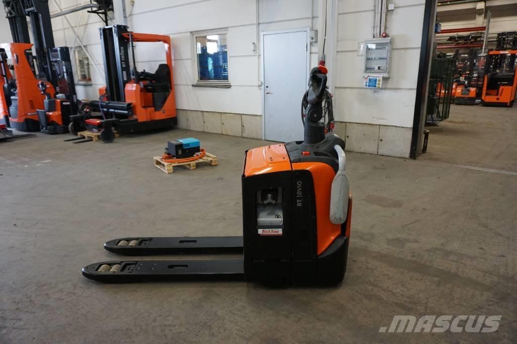 Toyota LPE220 Låglyftare med plattform