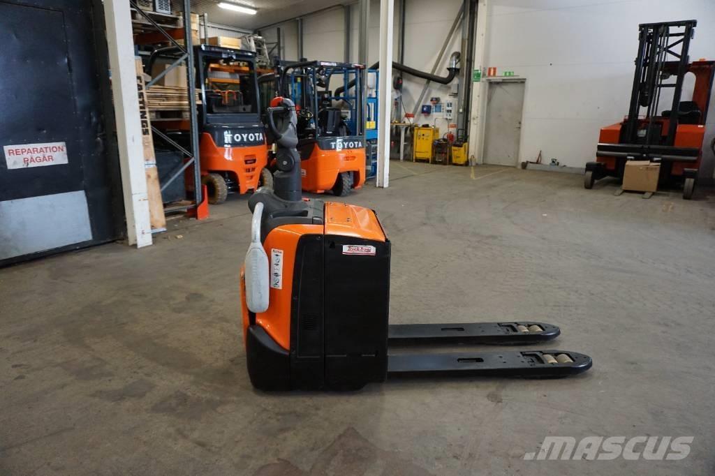 Toyota LPE220 Låglyftare med plattform