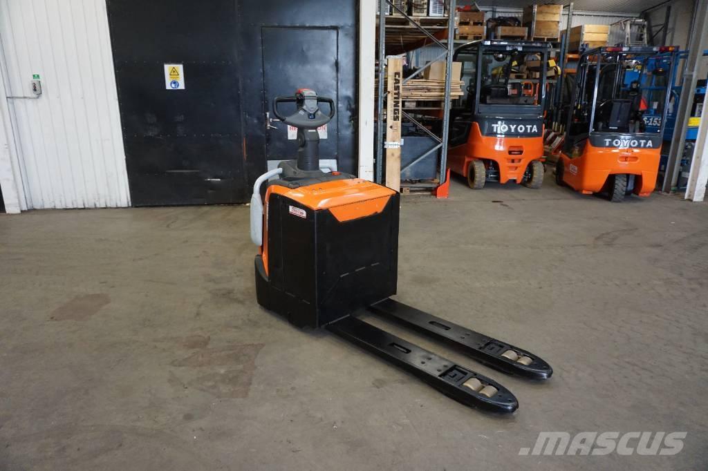 Toyota LPE220 Låglyftare med plattform