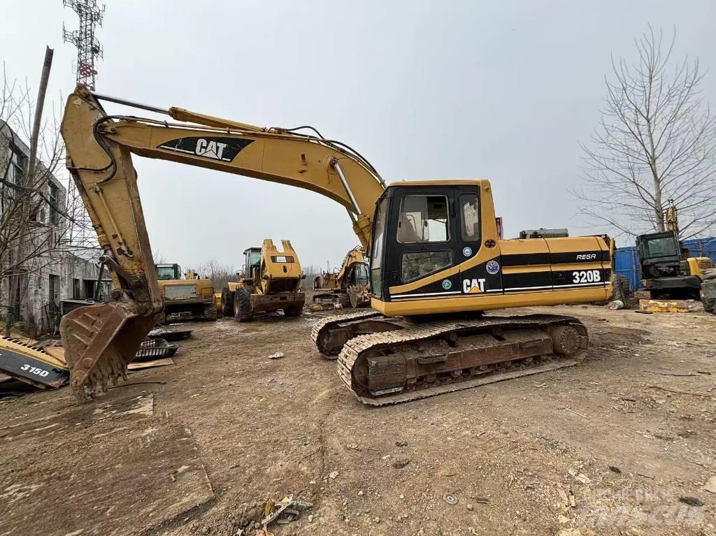 CAT 320 B L Bandgrävare