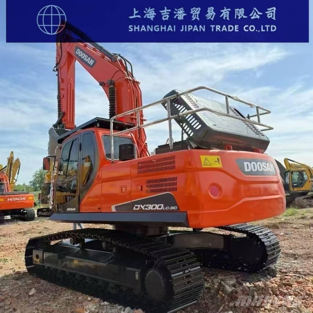 Doosan DX 300 Bandgrävare