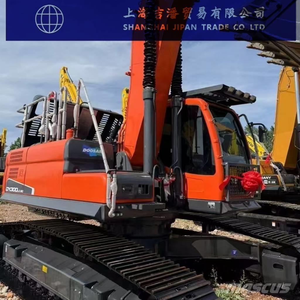 Doosan DX 300 Bandgrävare