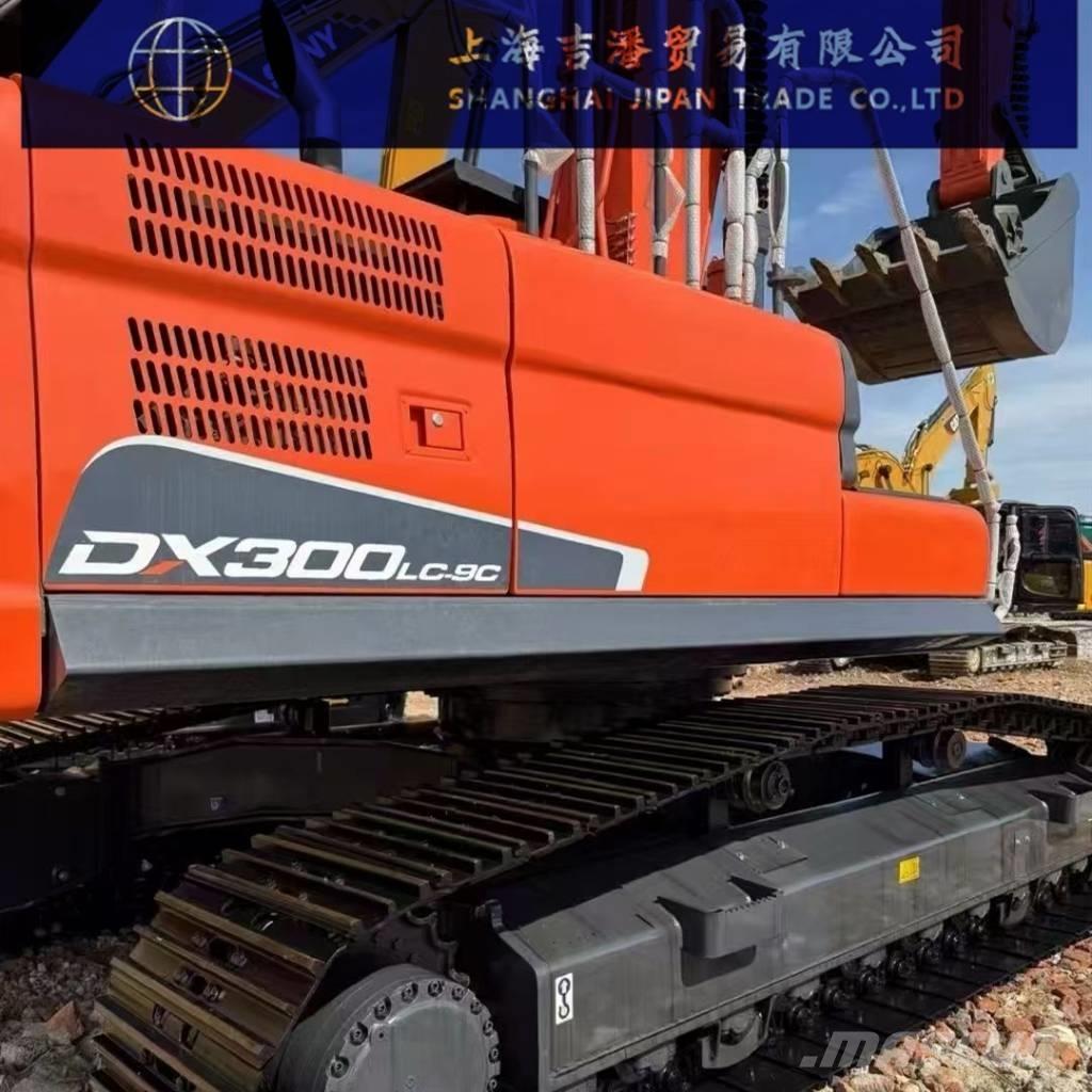 Doosan DX 300 Bandgrävare