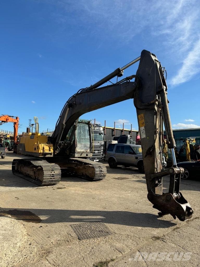 Volvo EC 220 DL Bandgrävare
