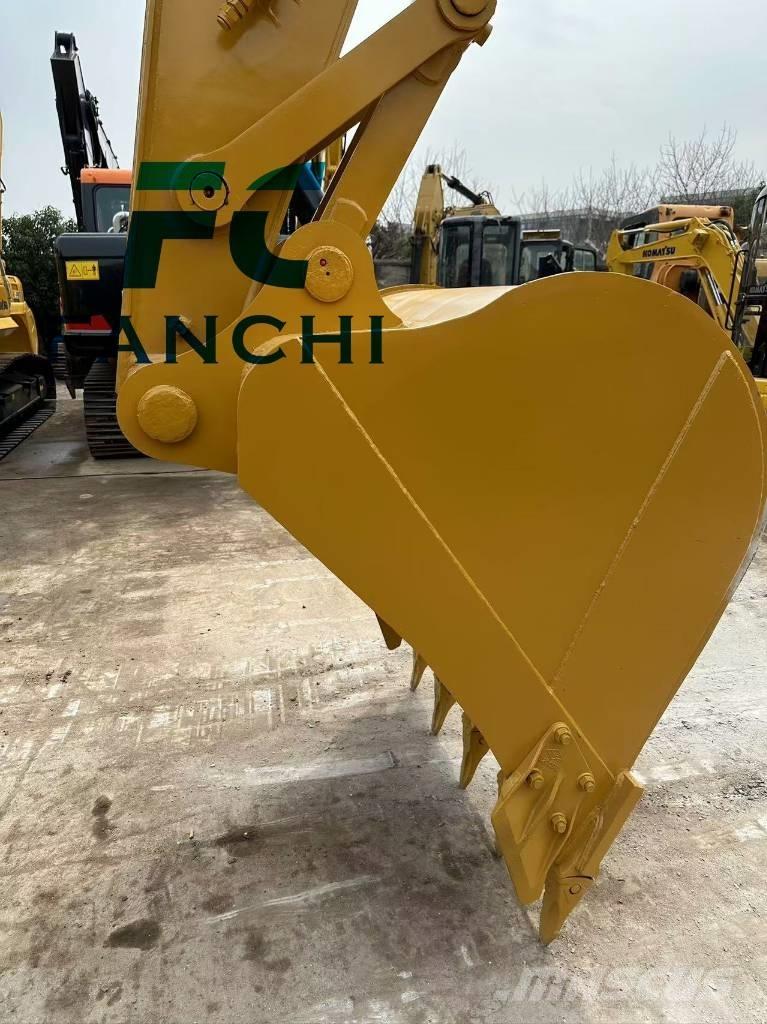CAT 325 D Bandgrävare