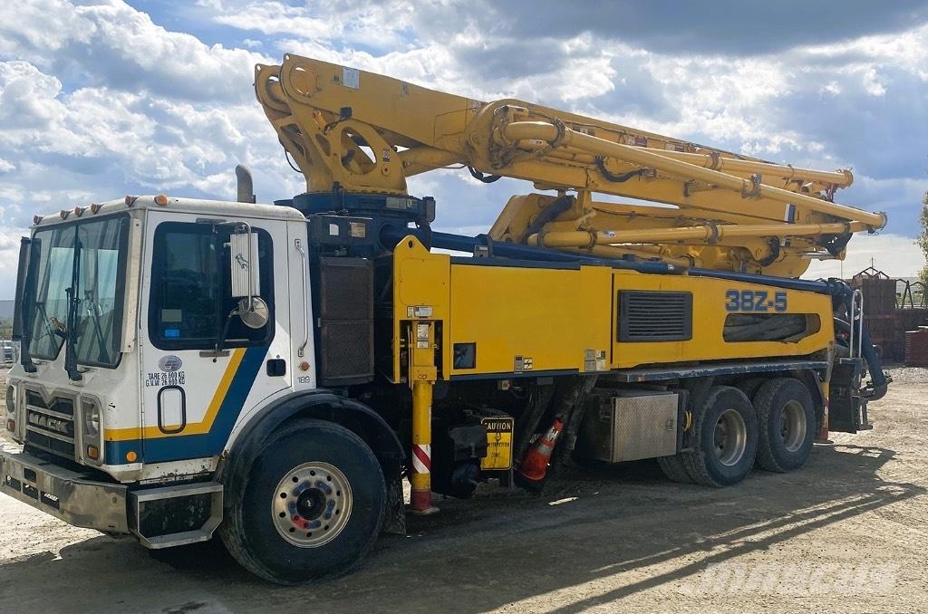 Putzmeister (#189) 38M Lastbilar med betongpump
