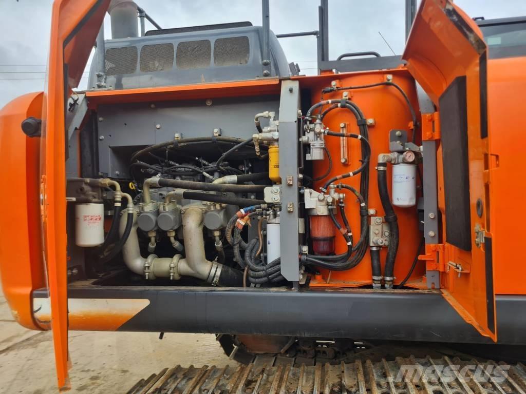 Hitachi ZX 210 LC-6 Bandgrävare
