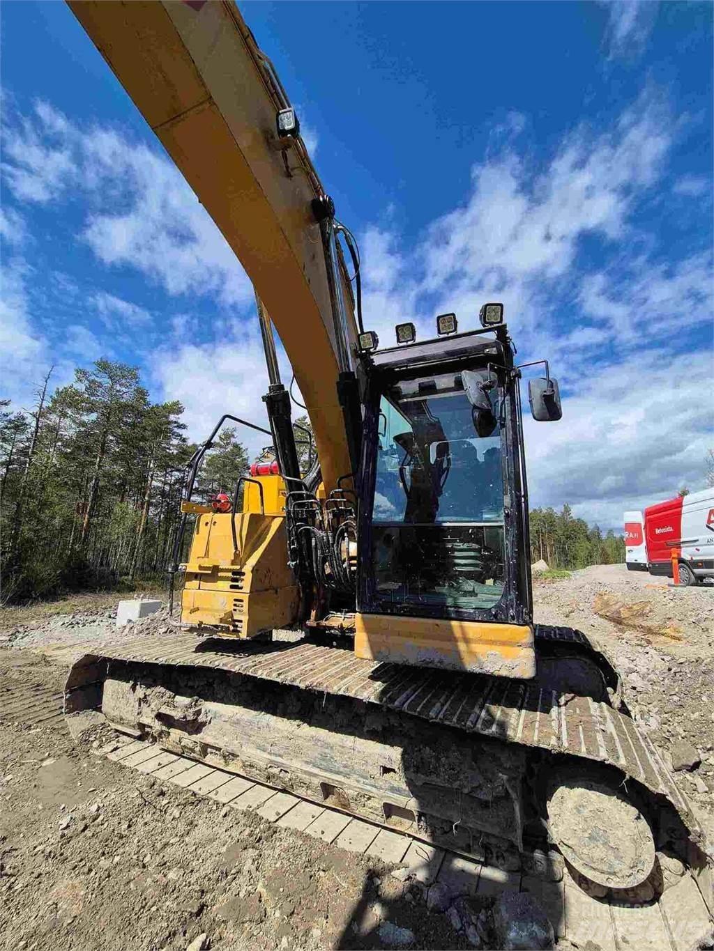 CAT 325FLCR Bandgrävare