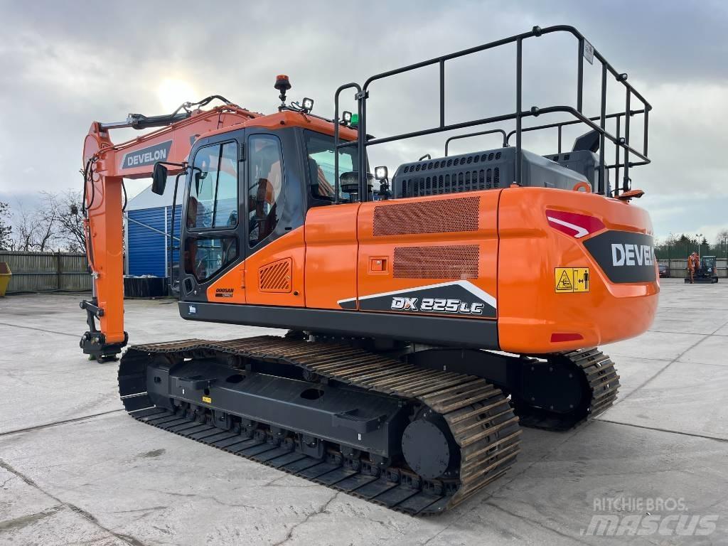 Develon DX 225 LC-7 Bandgrävare