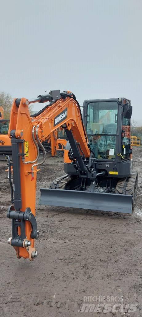 Doosan DX 50 Z Bandgrävare