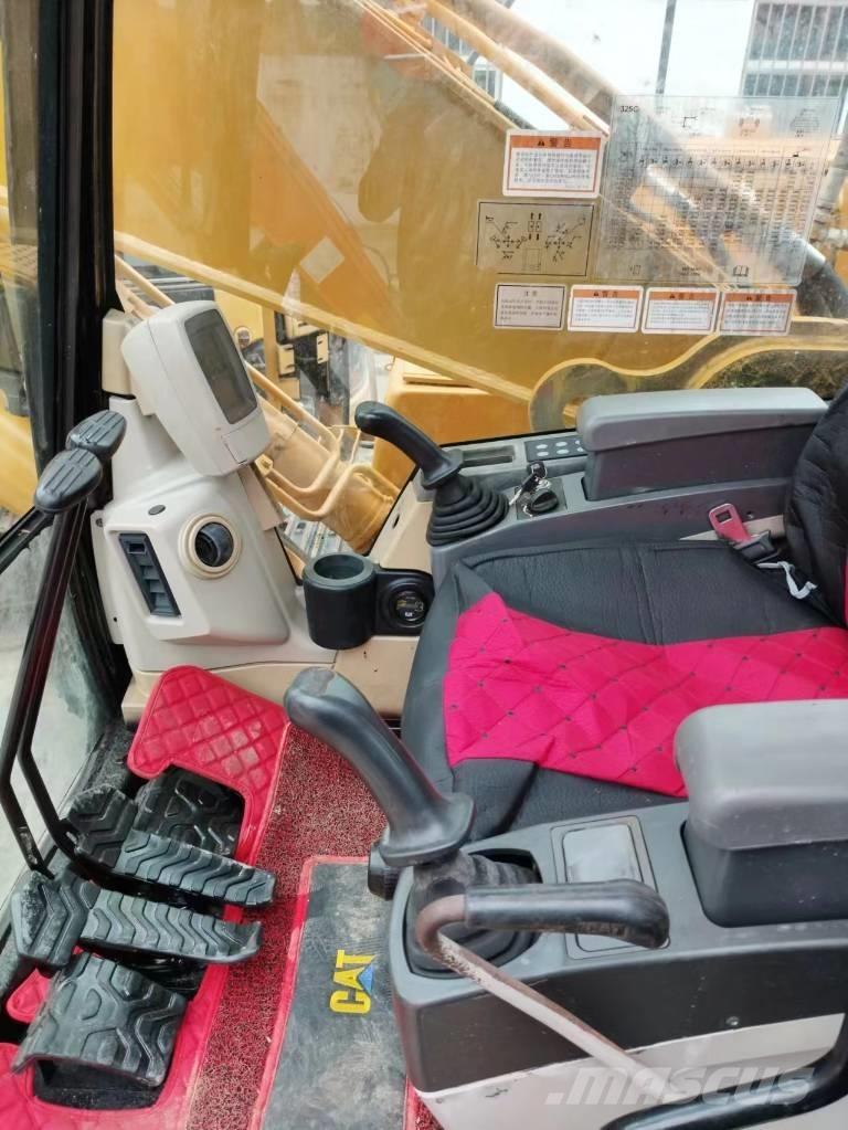CAT 325 C Bandgrävare