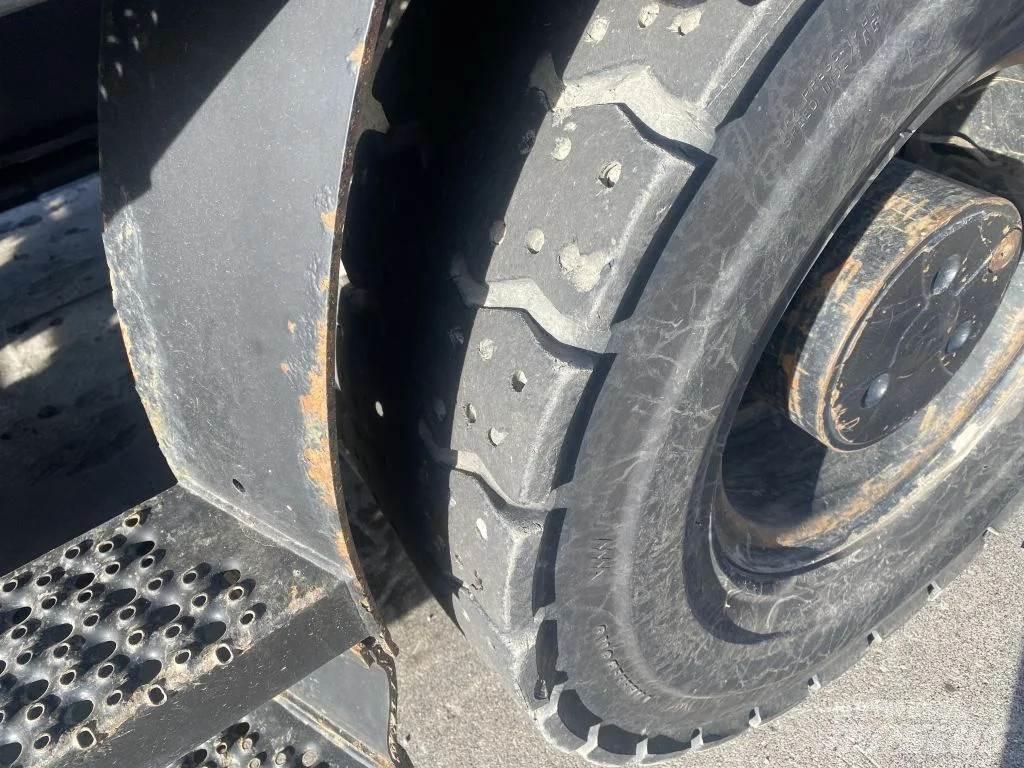 CAT M318F Hjulgrävare