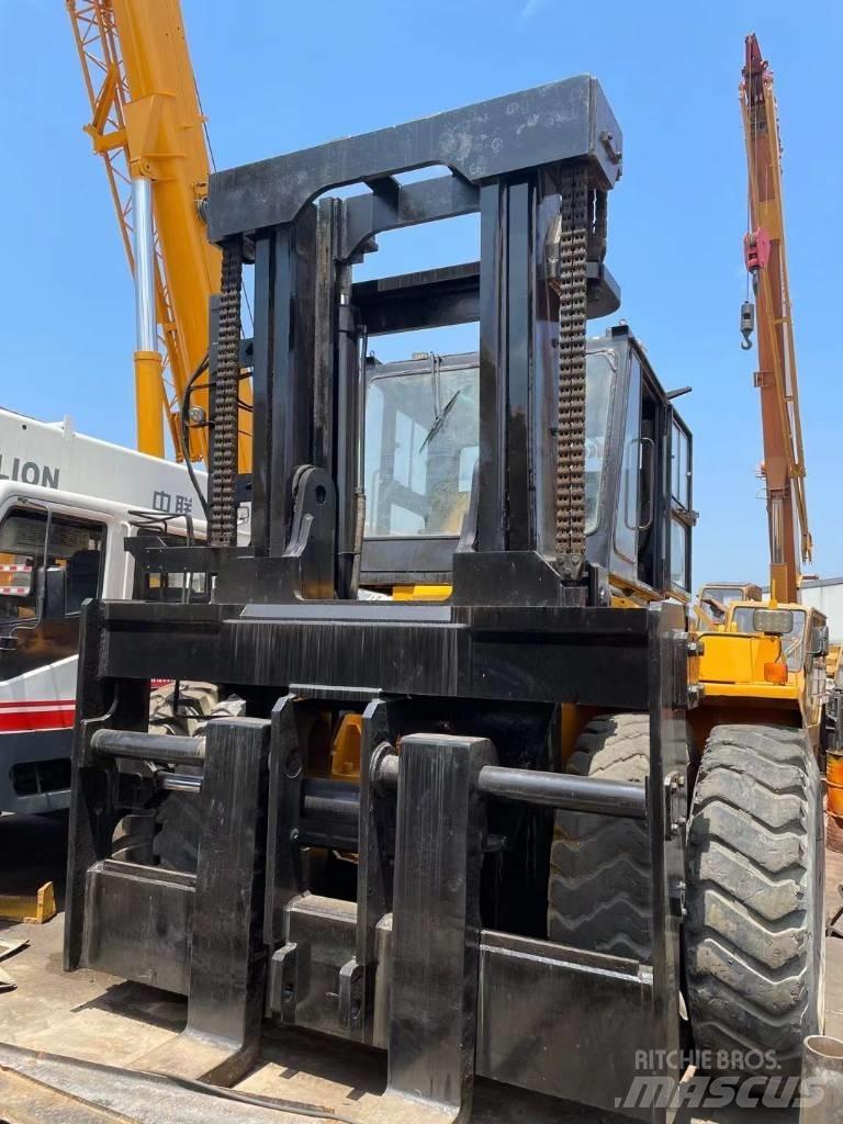 Komatsu 30 Ton Dieselmotviktstruckar