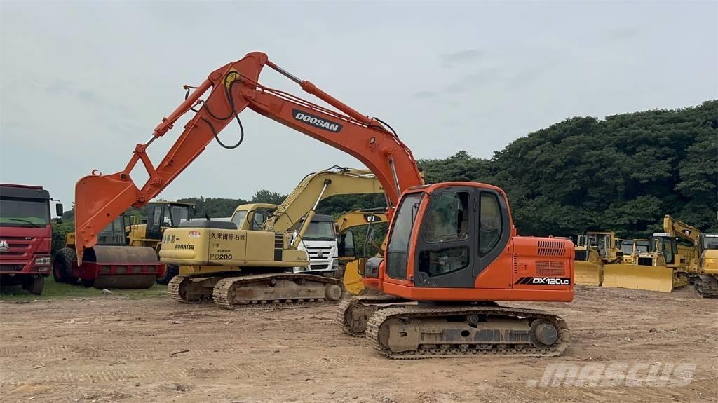 Doosan DX 120 Bandgrävare