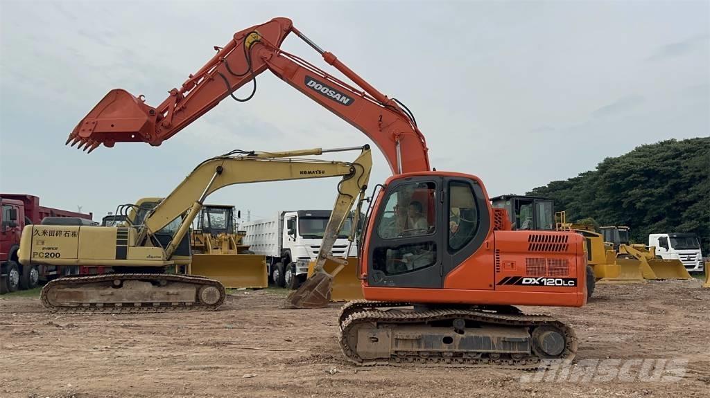 Doosan DX 120 Bandgrävare