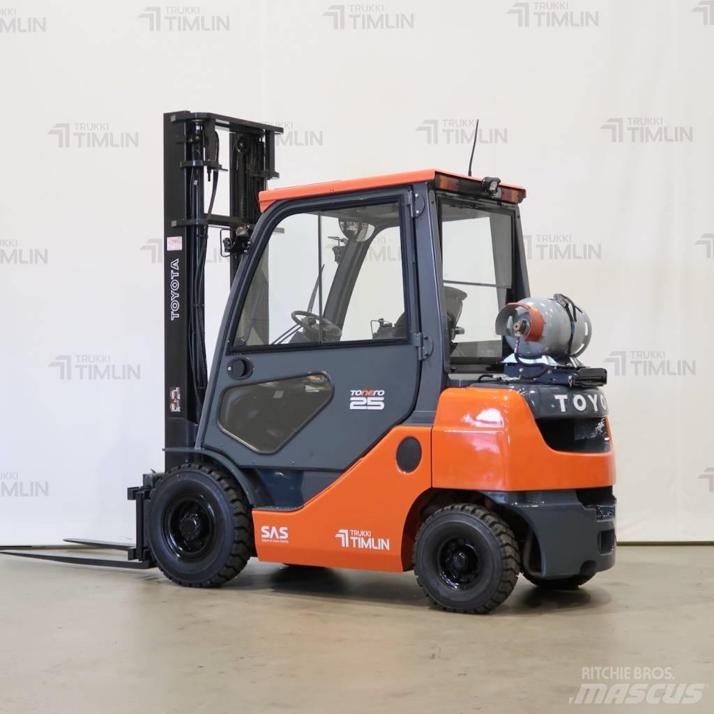 Toyota 02-8FGF25 Gasolmotviktstruckar
