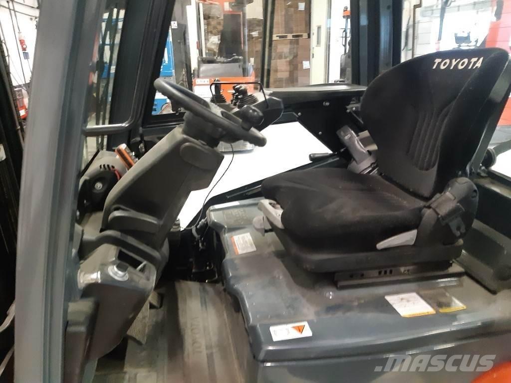 Toyota 8FBE15T Elmotviktstruckar