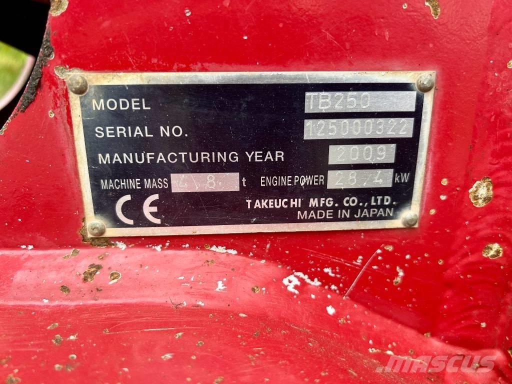 Takeuchi TB 250 Minigrävare < 7t