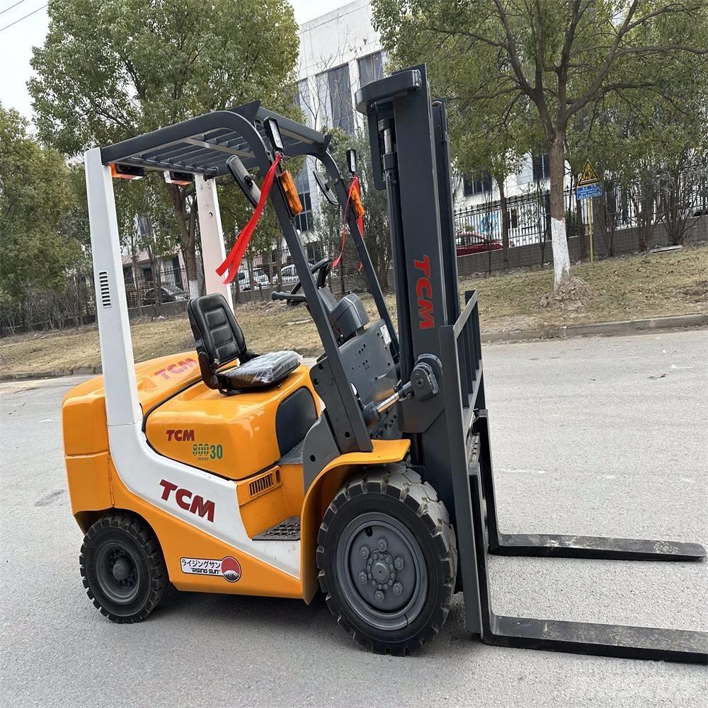 TCM FD30ZT Dieselmotviktstruckar