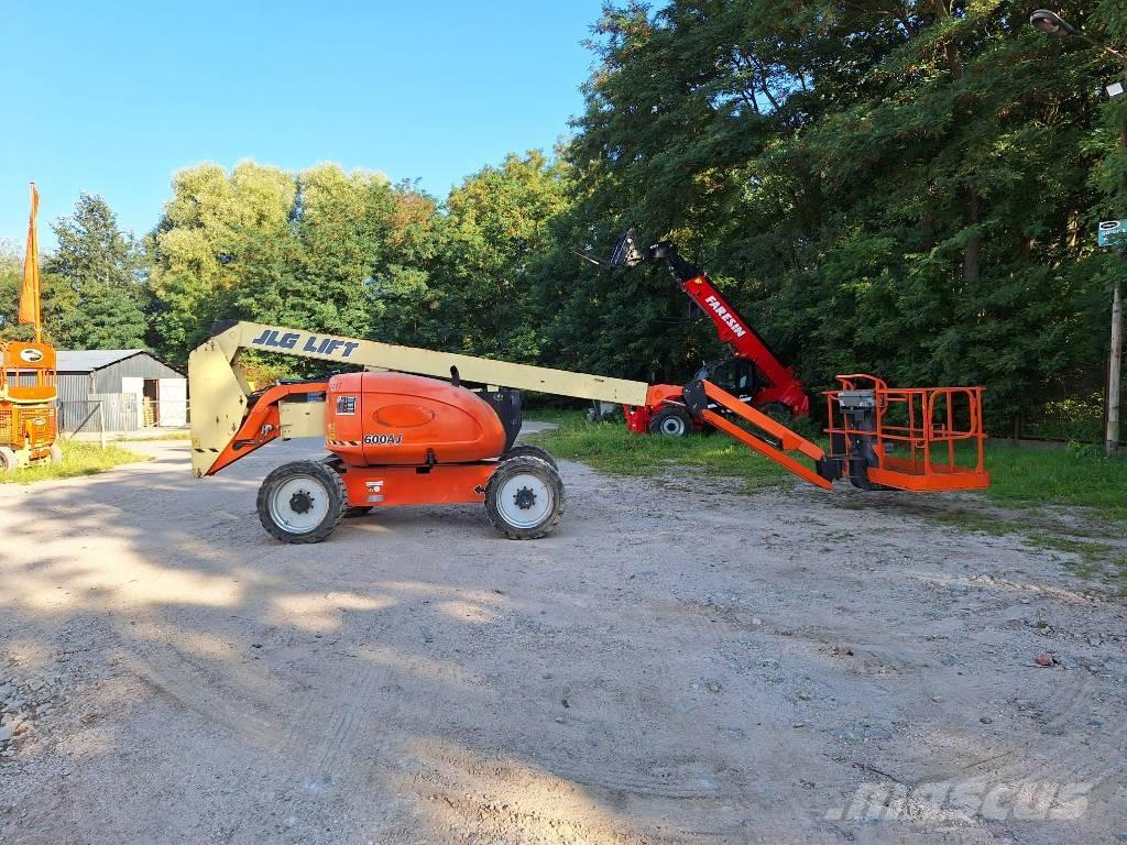 JLG 600AJ Bomliftar