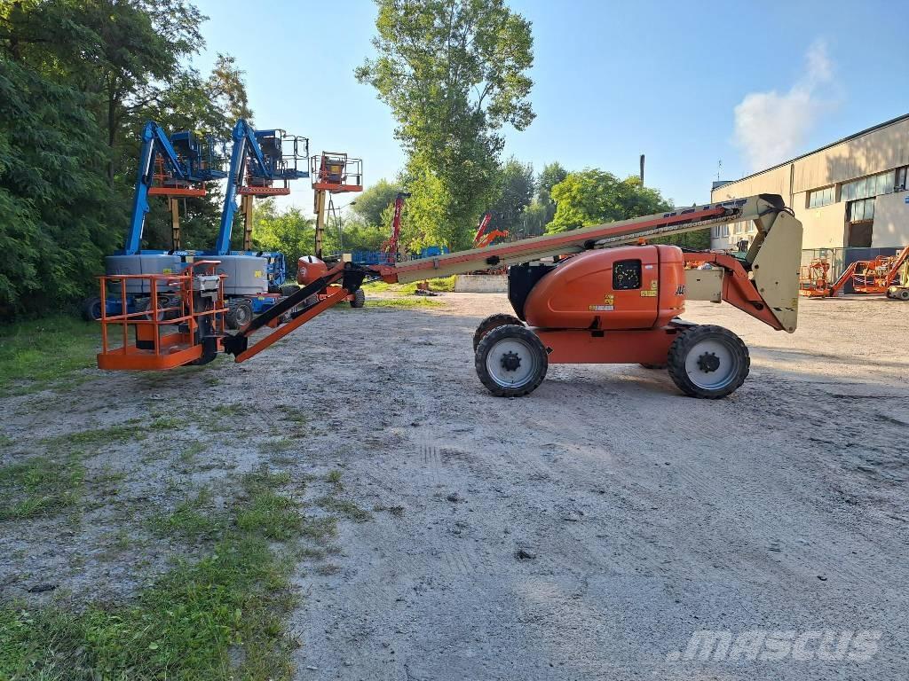 JLG 600AJ Bomliftar