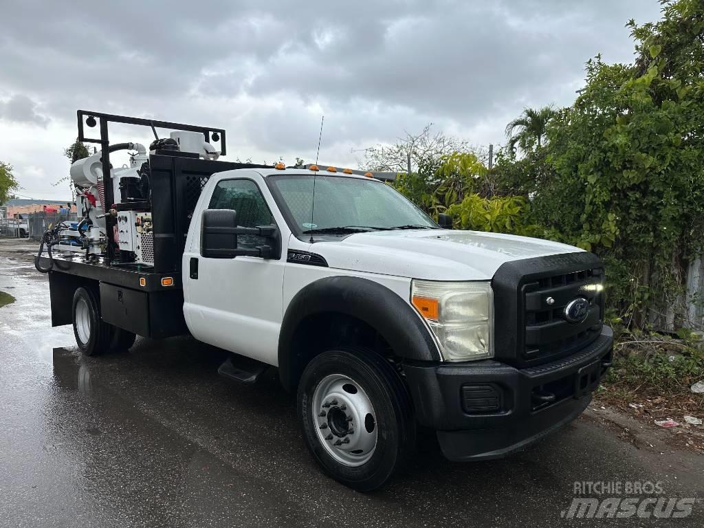 Ford F 450 Slamsugningsbil
