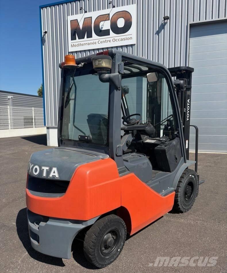 Toyota 02-8 FDF 25 Dieselmotviktstruckar