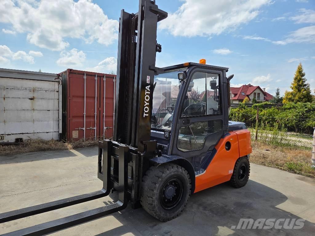 Toyota 40-8FD50N Dieselmotviktstruckar
