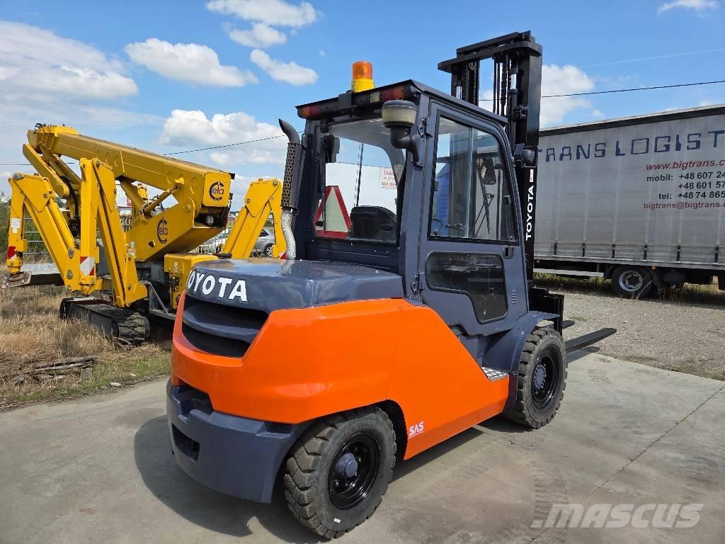 Toyota 40-8FD50N Dieselmotviktstruckar