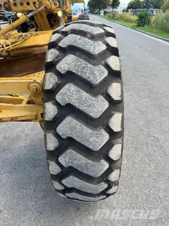 CAT 140H Väghyvlar