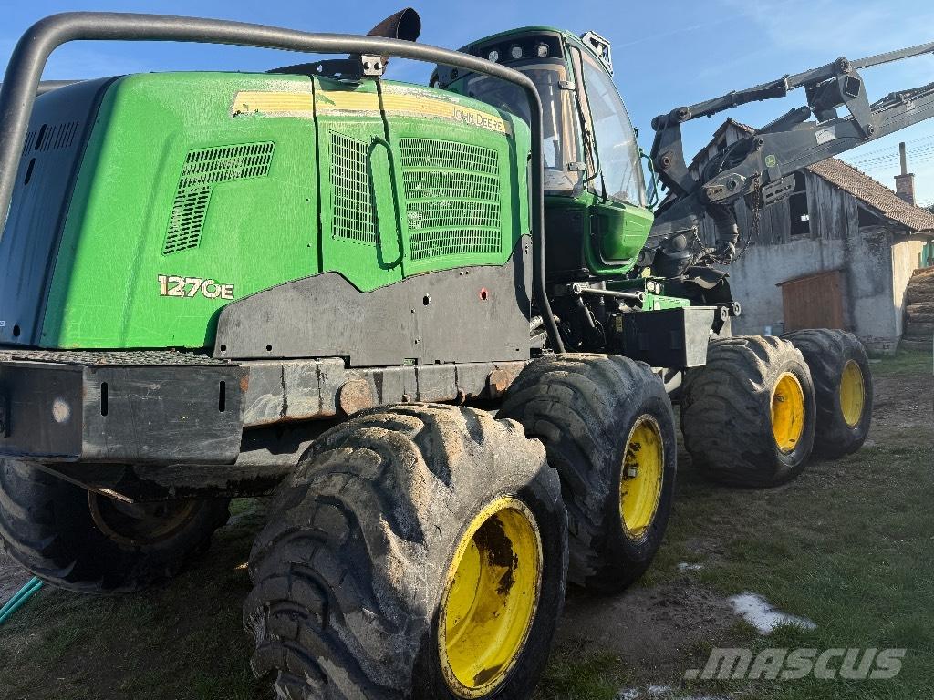 John Deere 1270 E Skördare