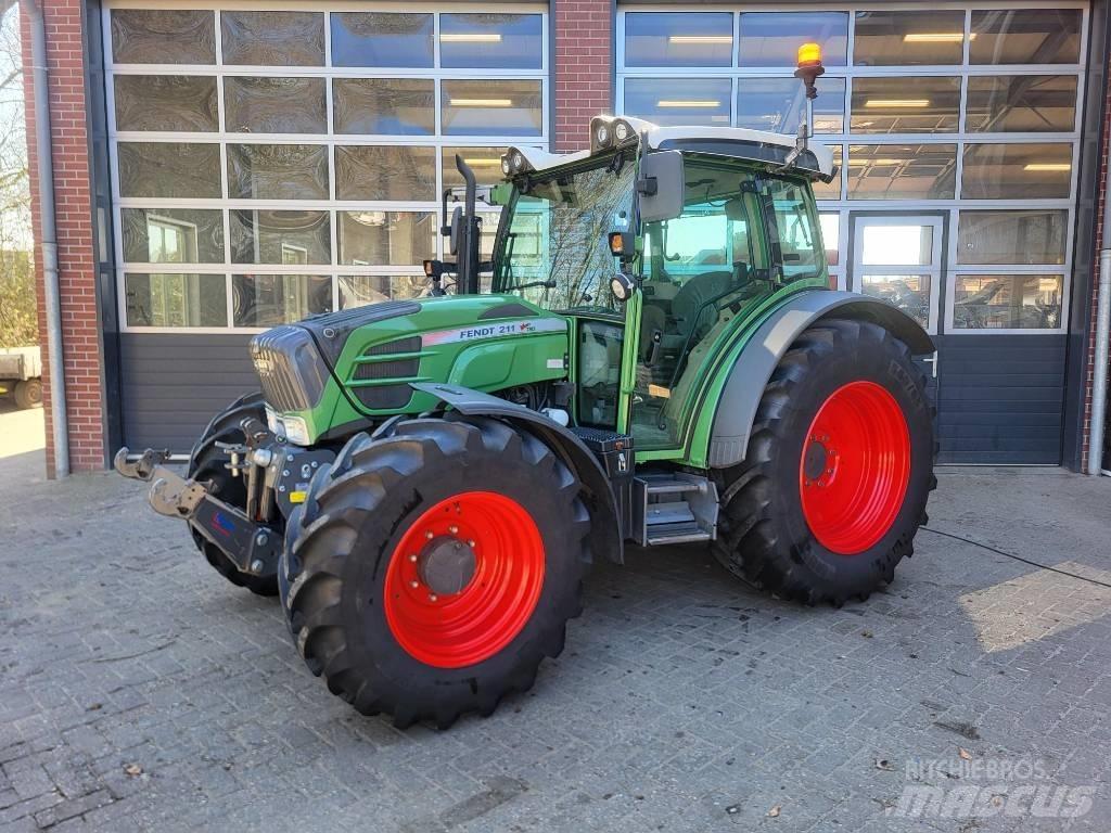 Fendt 211 Vario TMS Traktorer