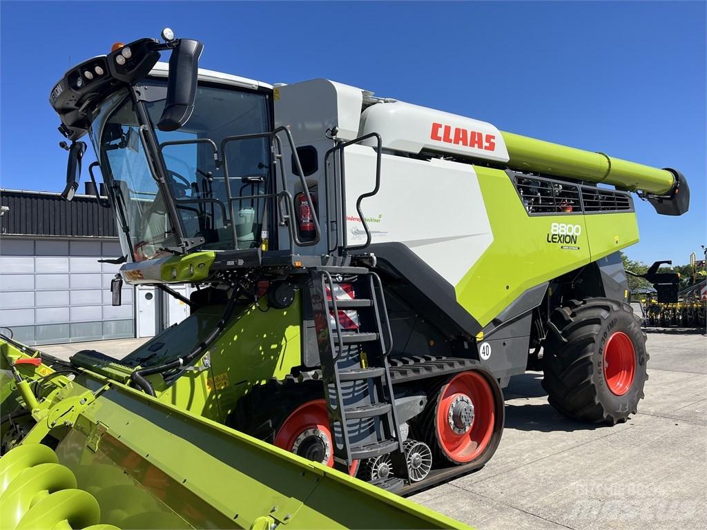CLAAS Lexion 8800TT Skördetröskor