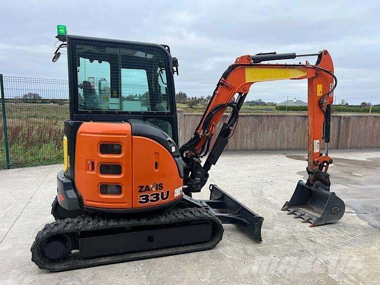 Hitachi ZX33U-5CLR Minigrävare < 7t