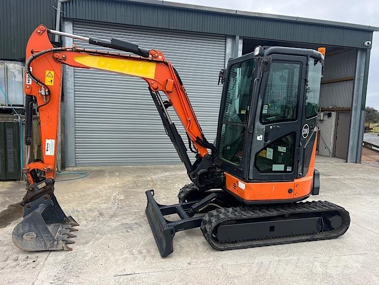 Hitachi ZX33U-5CLR Minigrävare < 7t