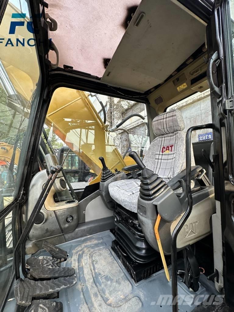 CAT 320 D Bandgrävare