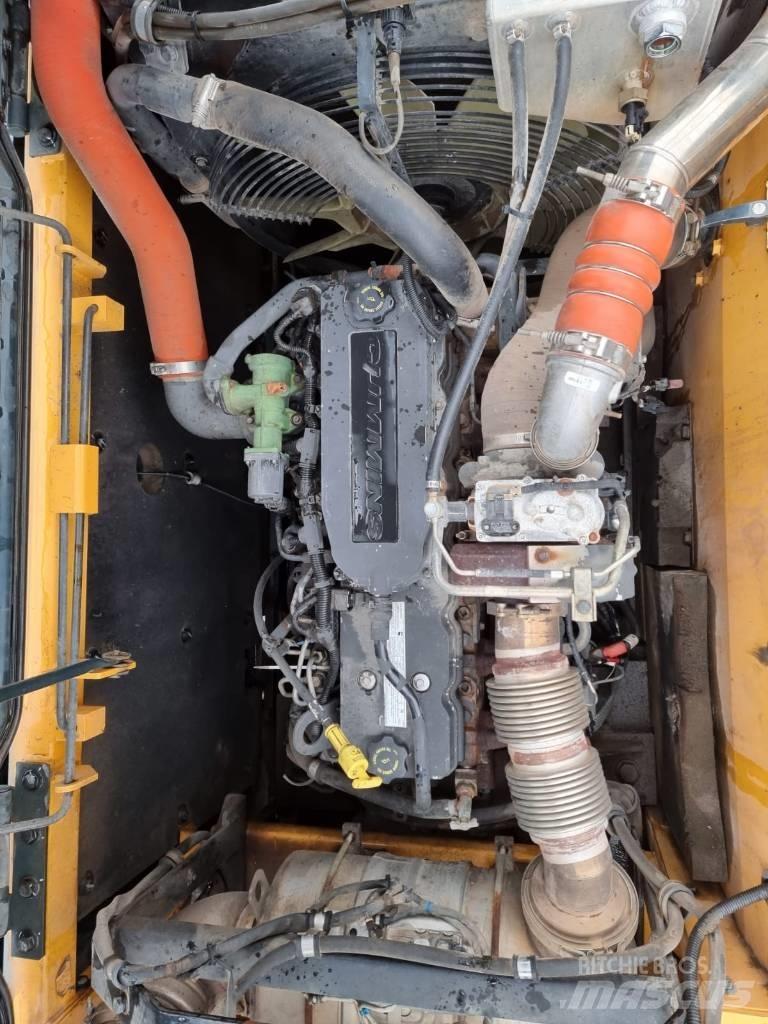 Hyundai HX 300 L Bandgrävare