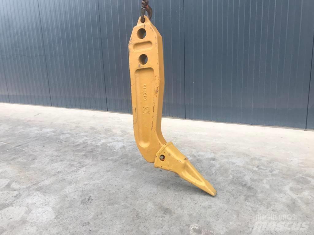 Komatsu D65 Shank Rivare